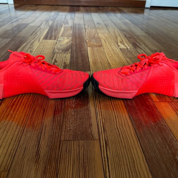 Men's Size 9 Nike Metcon 9 training shoe in Bright Crimson/Volt/Black - Picture 9 of 12